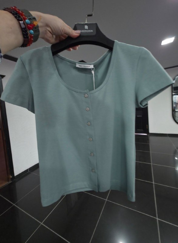 Apparel — TGJRKP5VUxxc view