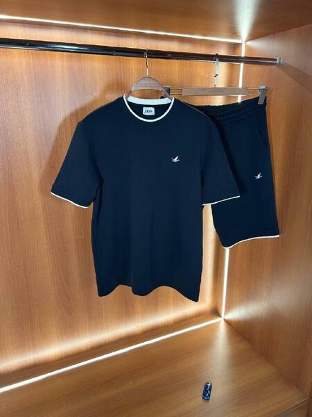 Apparel — TGJU7q7VecMU view 3