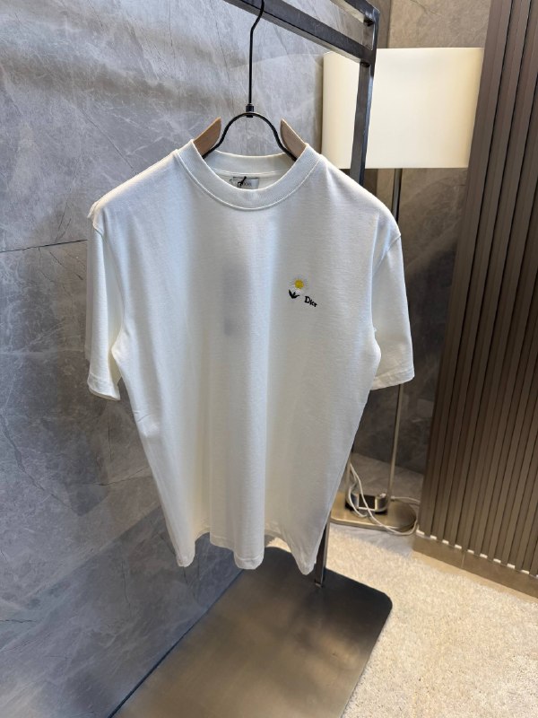 Apparel — TGJZkQcpAhw7