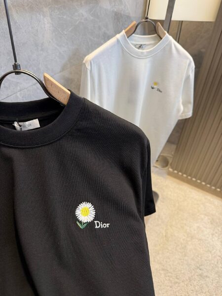 Apparel — TGJZkQcpAhw7 view 4