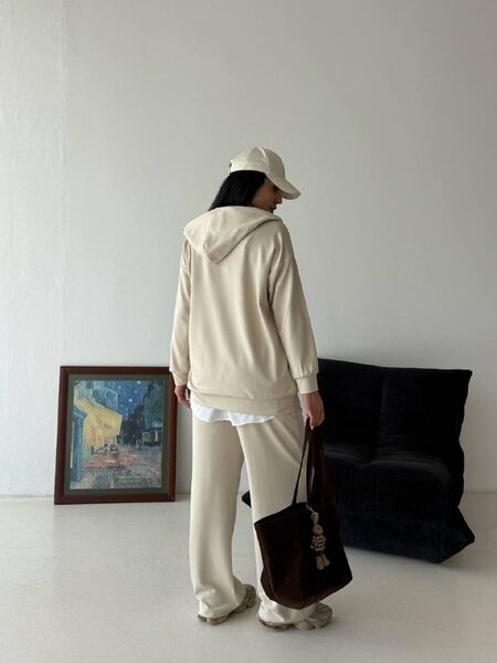 Apparel — TGJg11pHDKso