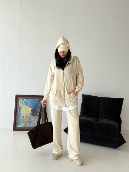 Apparel — TGJg11pHDKso view 2