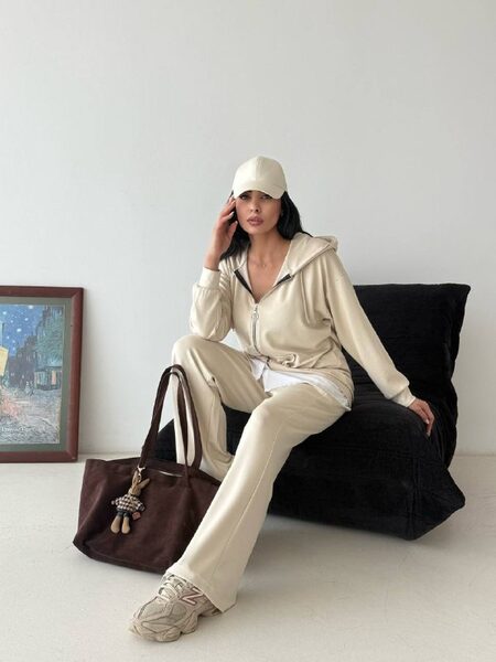 Apparel — TGJg11pHDKso view 4