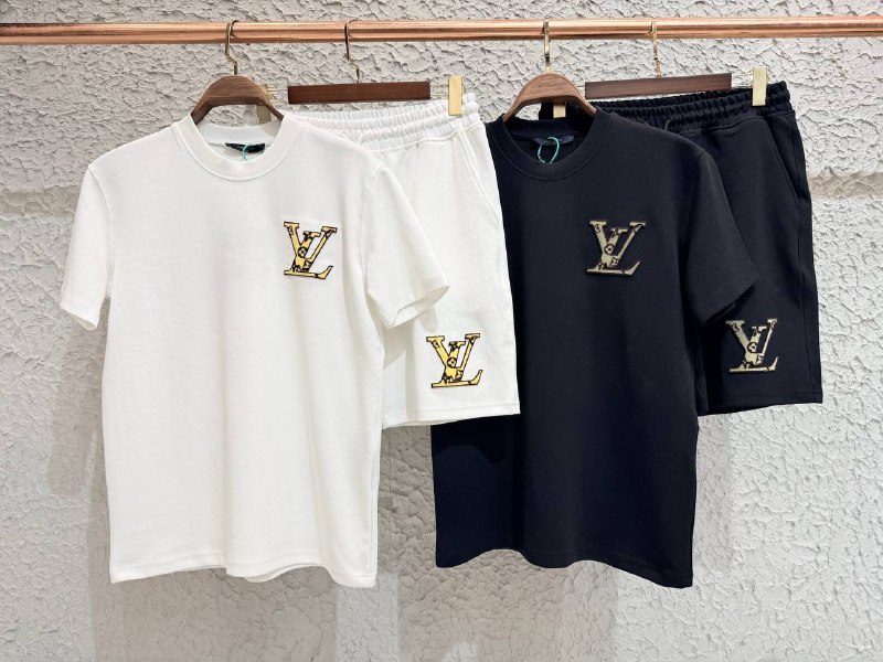 Apparel — TGJiUM0HF_uG