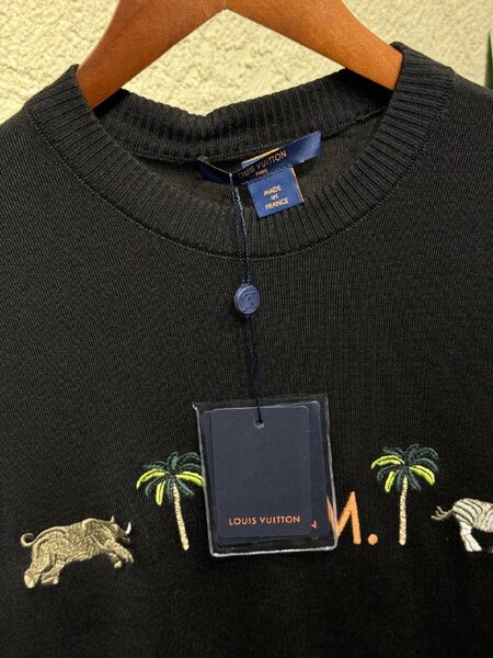 Apparel — TGJmlIvmPMQb view 4
