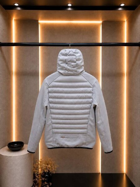 Apparel — TGJpRQHgmGgF view 3