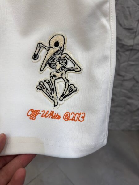 Apparel — TGK1ItAlwM7Q view 8