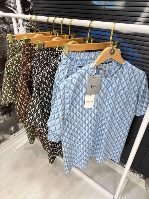 Apparel — TGKNQ88kk5eE