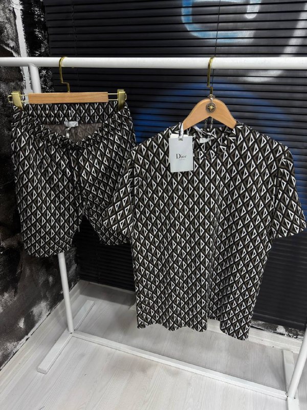 Apparel — TGKNQ88kk5eE view