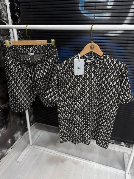 Apparel — TGKNQ88kk5eE view 5