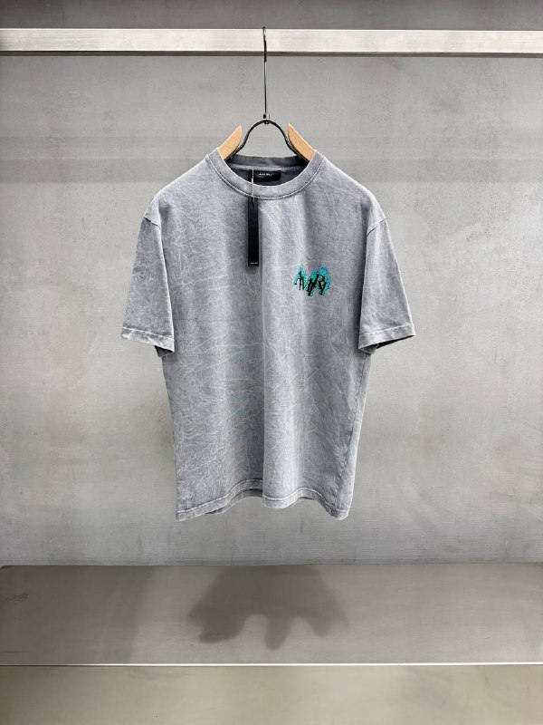 Apparel — TGKQ_bE81nrS view