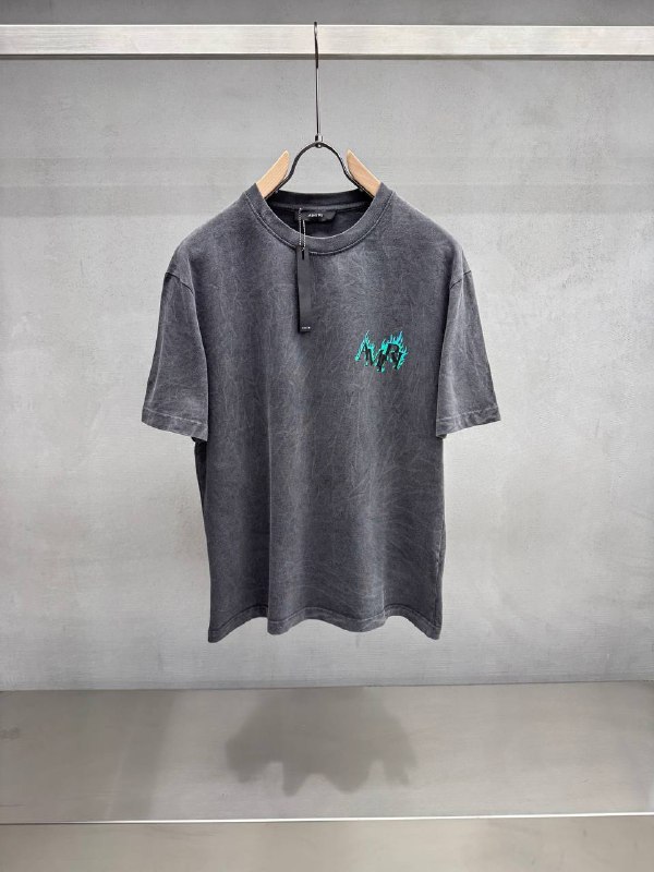 Apparel — TGKQ_bE81nrS view