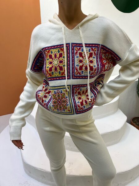 Apparel — TGKYb6mUp4C0 view 2