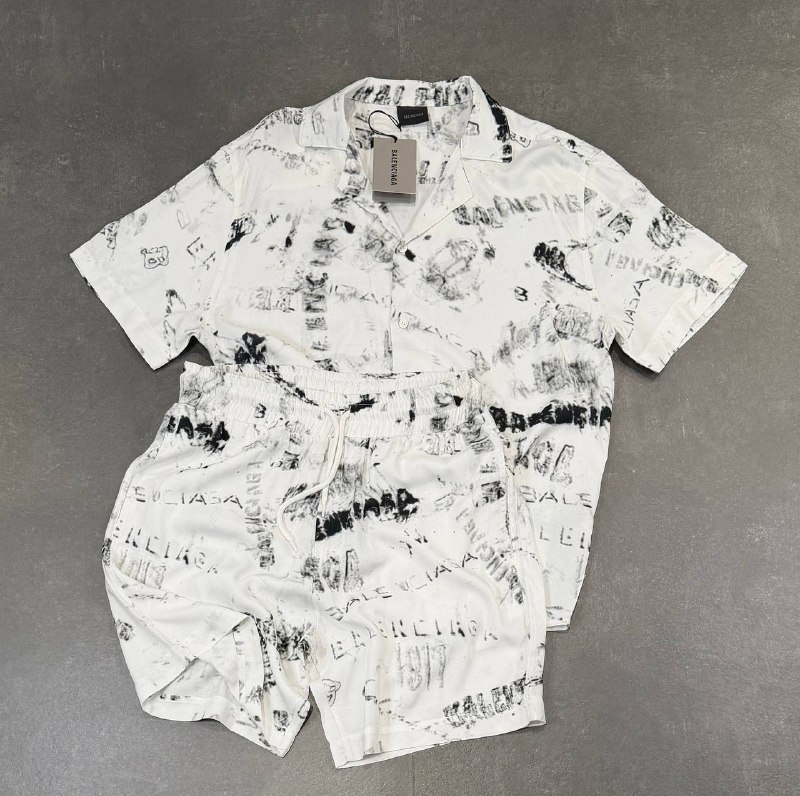 Apparel — TGKhAEClXQgn view
