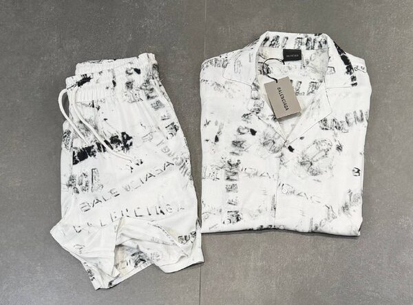 Apparel — TGKhAEClXQgn view 3