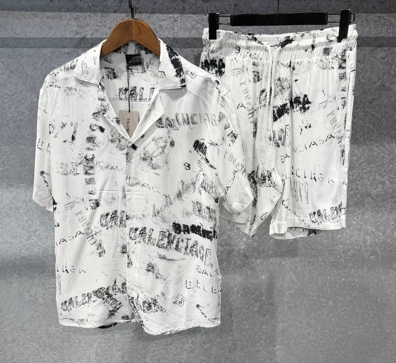 Apparel — TGKhAEClXQgn view