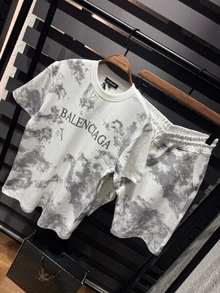 Apparel — TGKj1WMrvIbe