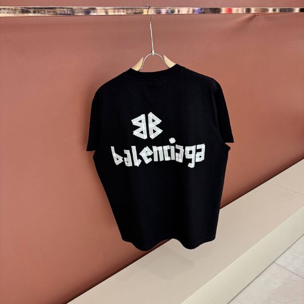 Apparel — TGL9Rn1aKI2l view 4
