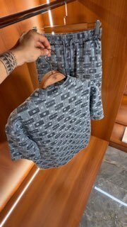Apparel — TGLIza4jma_O