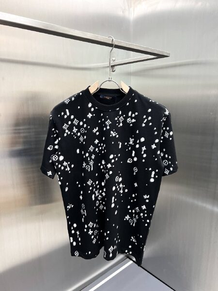 Apparel — TGLfml4F3H6w