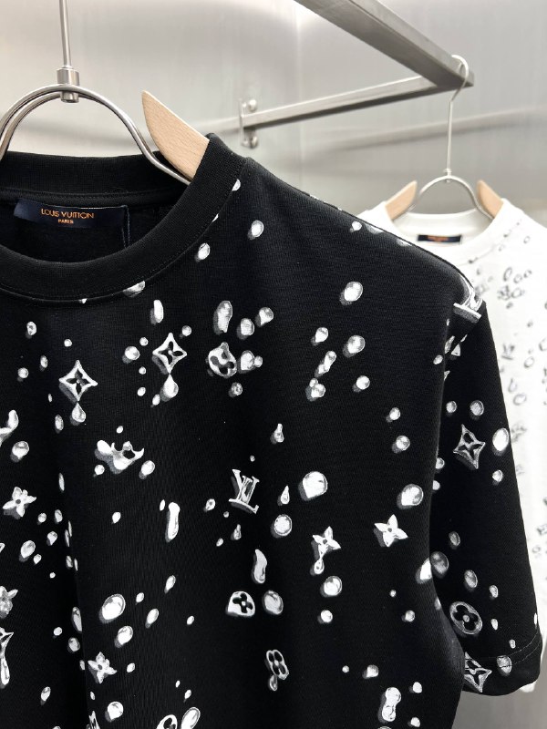 Apparel — TGLfml4F3H6w view