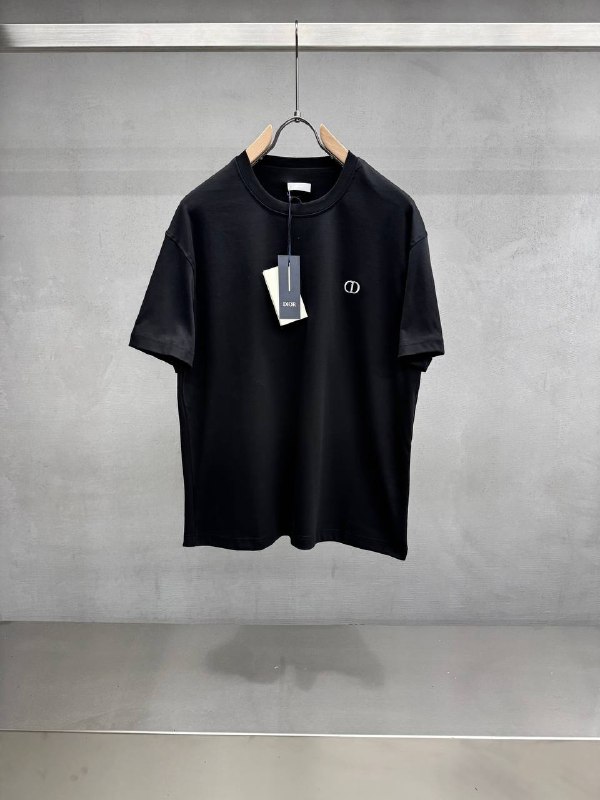 Apparel — TGM0grr7JddU view