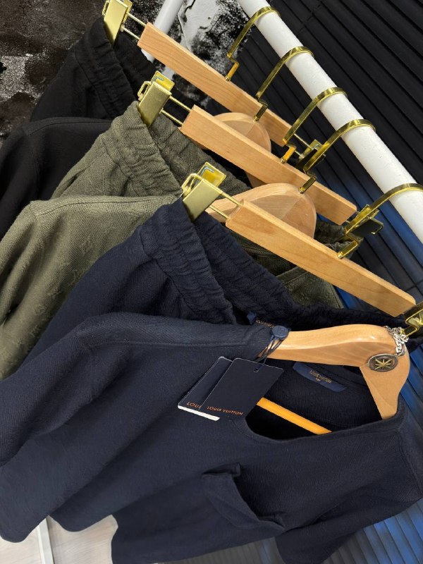 Apparel — TGMHBhrlW6x6