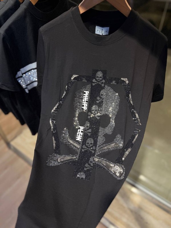 Apparel — TGNAym9UOMSJ view