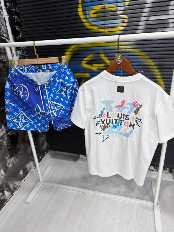 Apparel — TGNPJje-Lsvo view