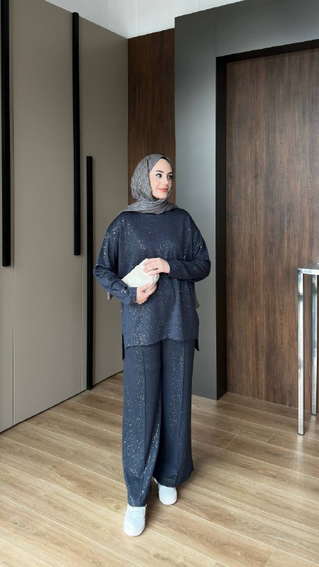 Apparel — TGNb4kwLKYWB view