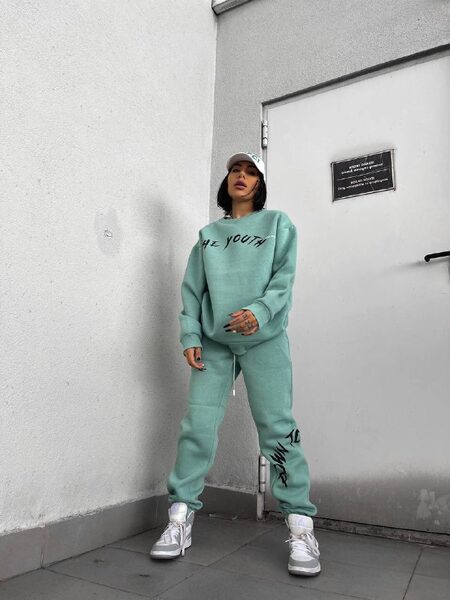 Apparel — TGNcbvub1gGE