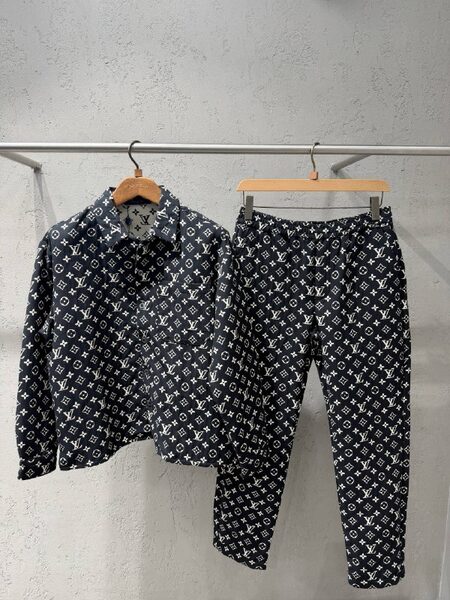 Apparel — TGNmz7KEU1pe view 4