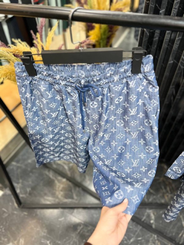 Apparel — TGNq2KKM2k4D view