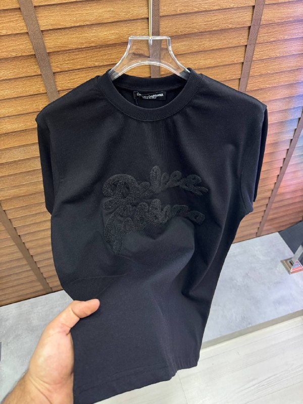 Apparel — TGNu4EuMffPt