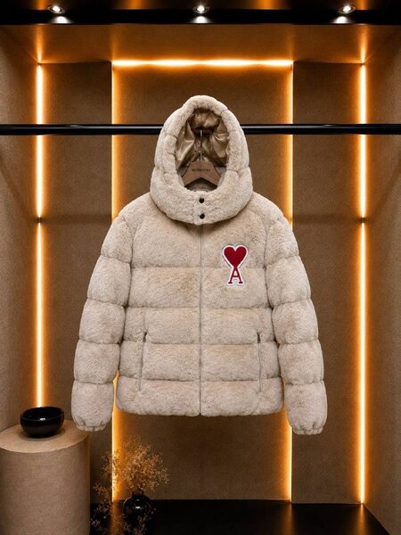 Apparel — TGNx1yCTfzzz view 2