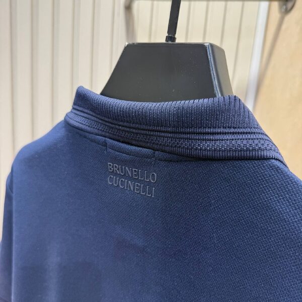 Apparel — TGNyH_t1jLq8 view 2