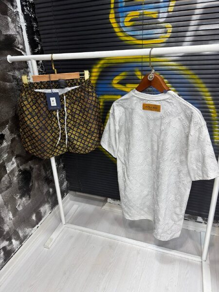 Apparel — TGNztCw1GAwz view 3