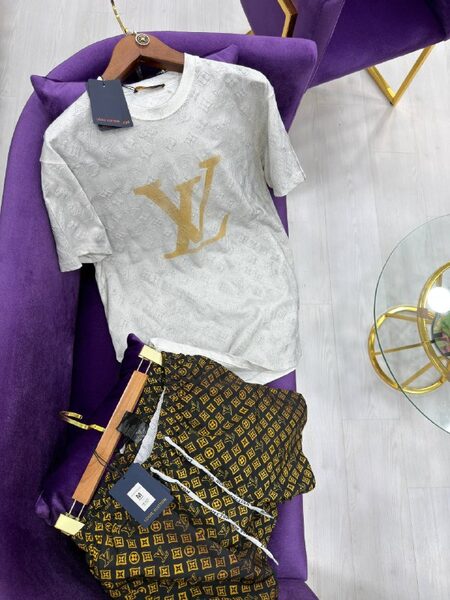 Apparel — TGNztCw1GAwz view 4