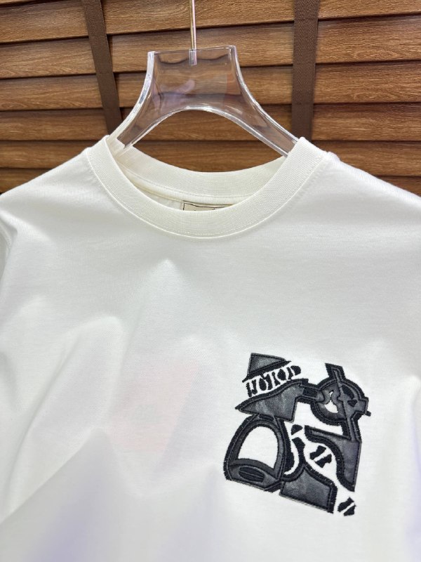 Apparel — TGOKpFYfejxB view