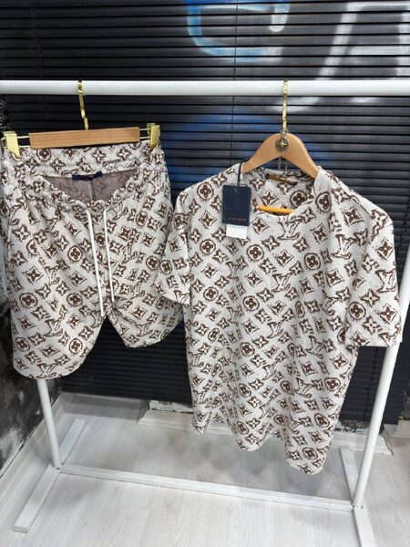Apparel — TGOaJZcAyvfp view 3