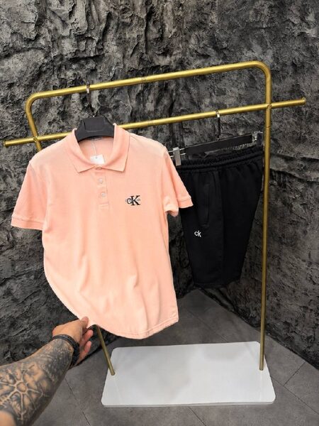 Apparel — TGOnR4tiCHGf view 3