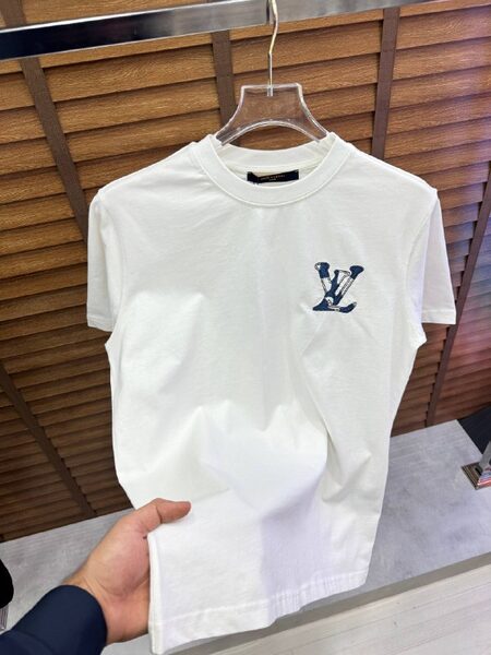 Apparel — TGOt_U1u8NWc
