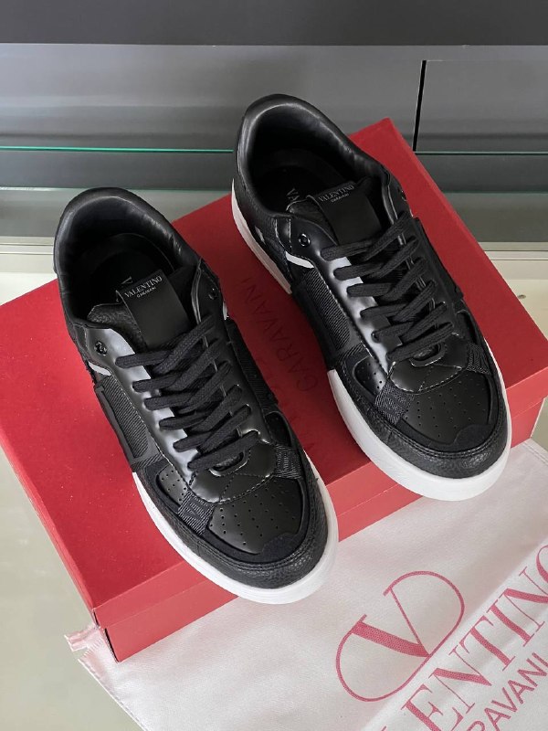 Men's Sneakers — TGP_U_z27F9M view
