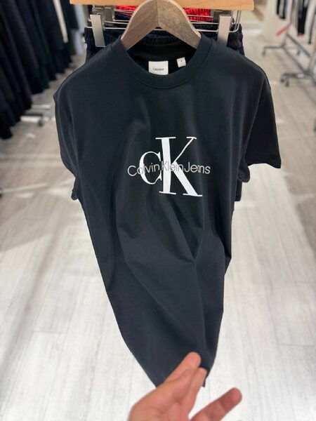 Apparel — TGPxznKmMlBd view 3