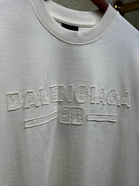 Apparel — TGPypXQvRKeG view 4