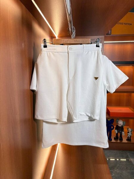Apparel — TGQ-g5h-qD3o view 4