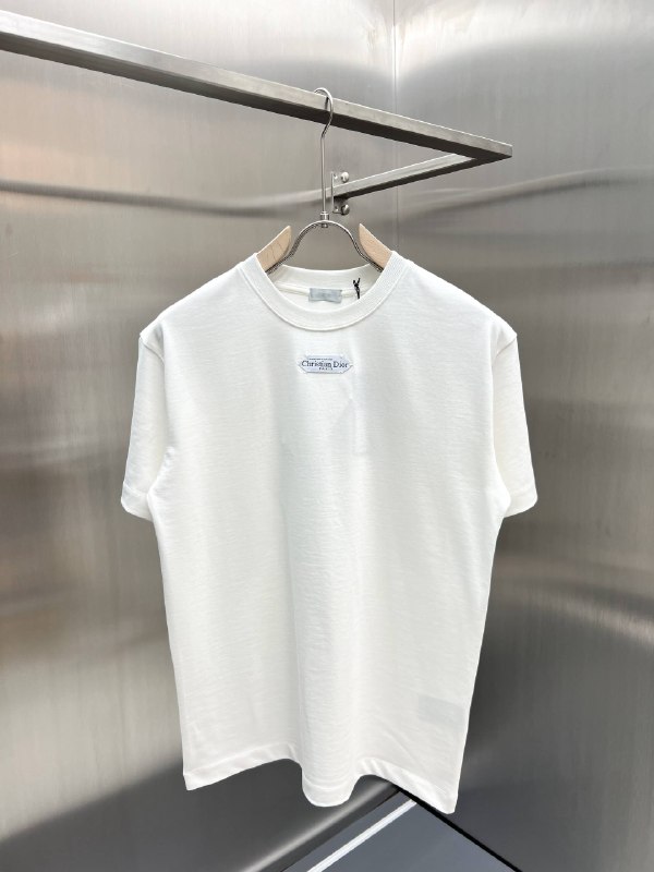 Apparel — TGQ31skWpVid