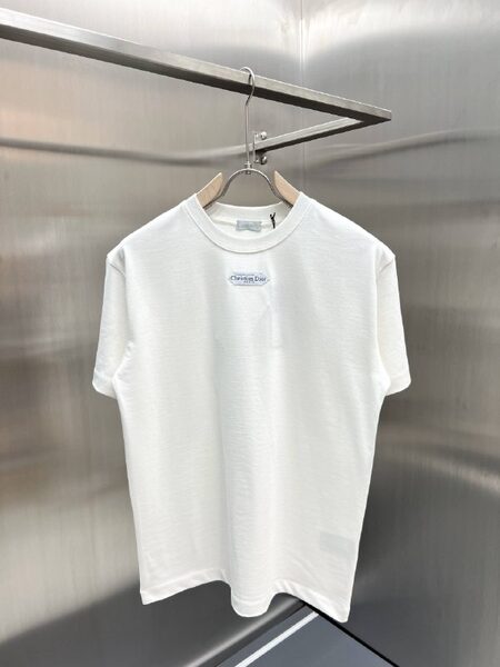 Apparel — TGQ31skWpVid