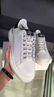 Men's Sneakers — TGQPShW7qAEE