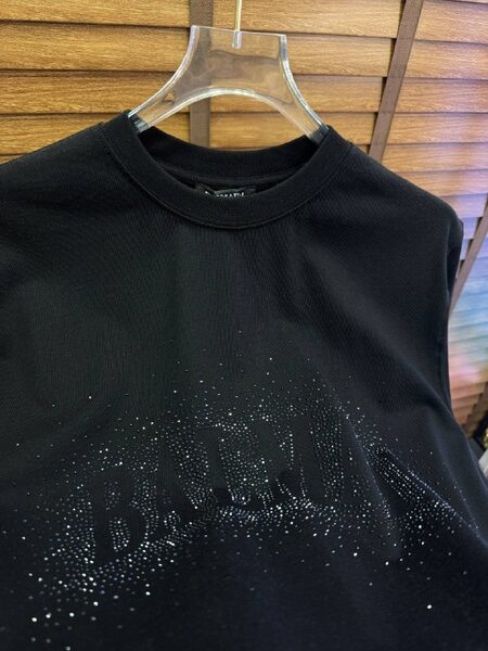 Apparel — TGQz6H23zKvQ view 2